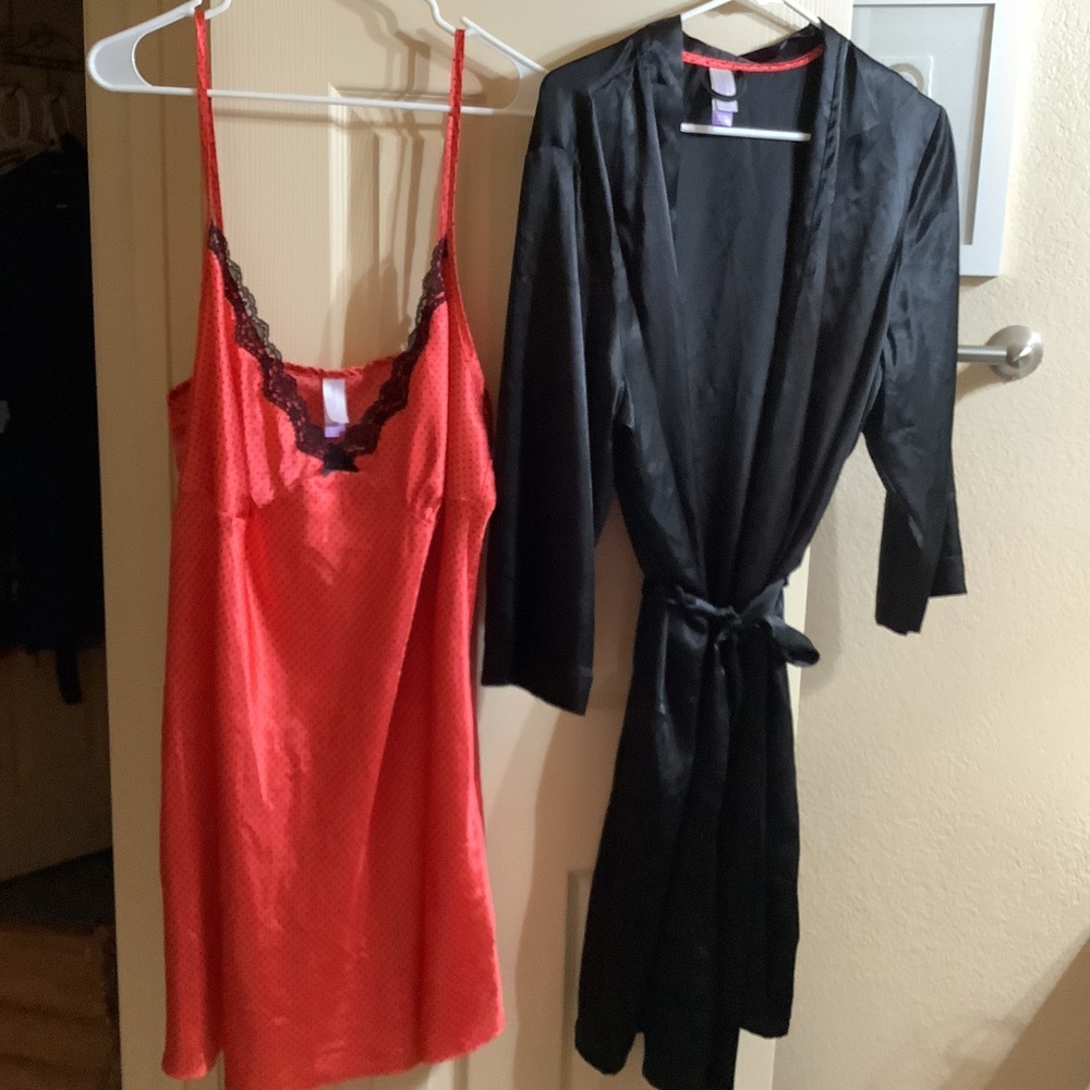 Secret Treasures Orange Dot Pattern Nightgown chemise and Black Robe Set 2X